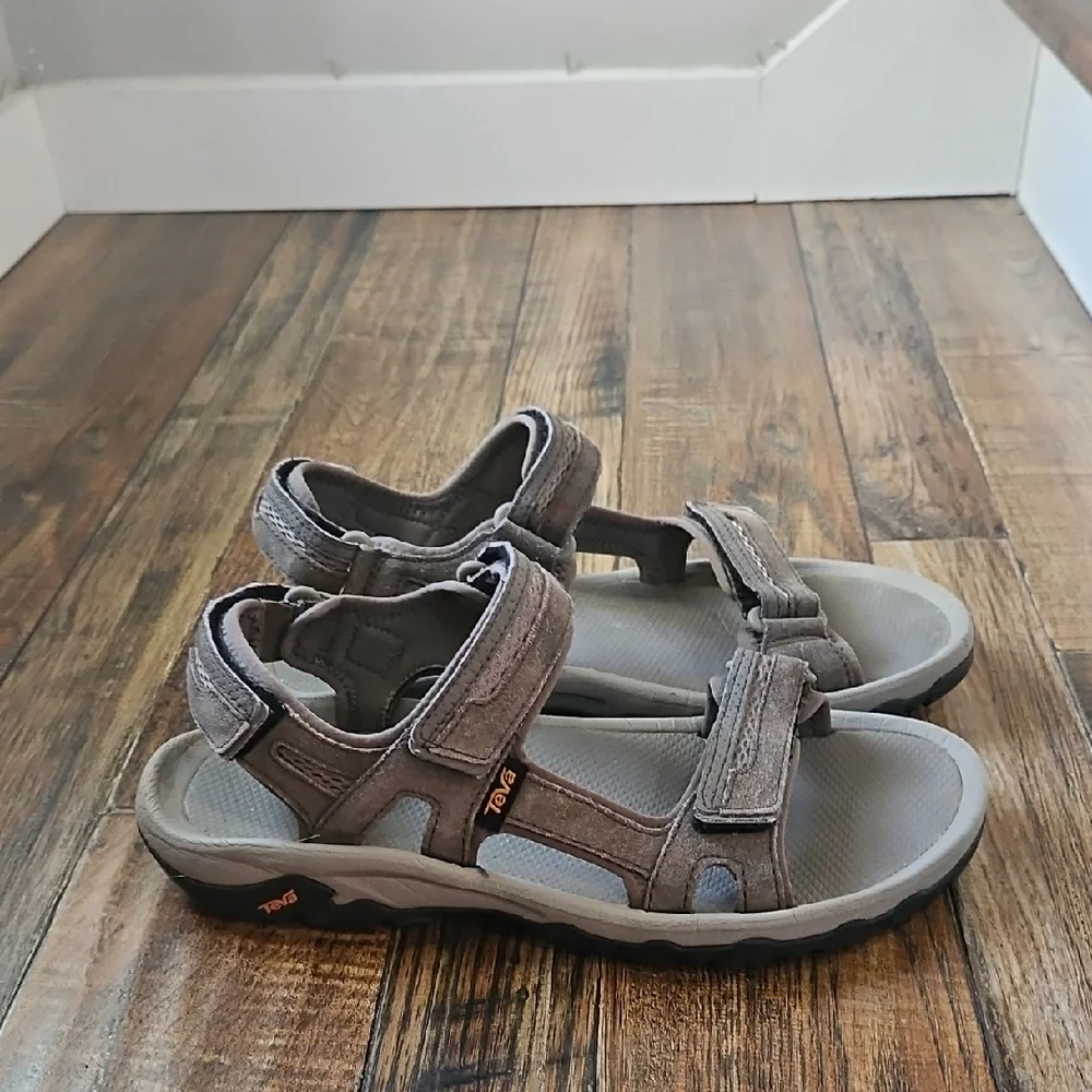 Teva Men's Tan and Black Outdoor Sandals...size‎ 10